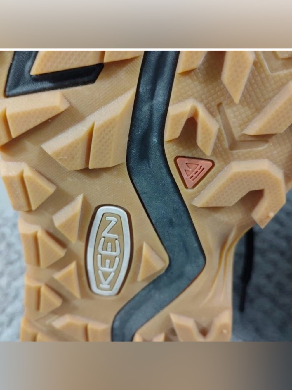 KEEN Men's Beige/Tan Trail Boots with Black Accents Size 13 for man - Picture 8 of 12